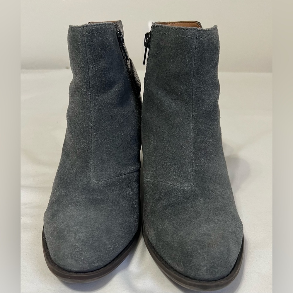 Vionic Naomi Snake Gray Suede Ankle Booties Block Heel Zip 7.5